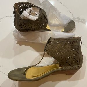 Carrini Cutout Ankle Wedge Sandals Khaki size 8.5